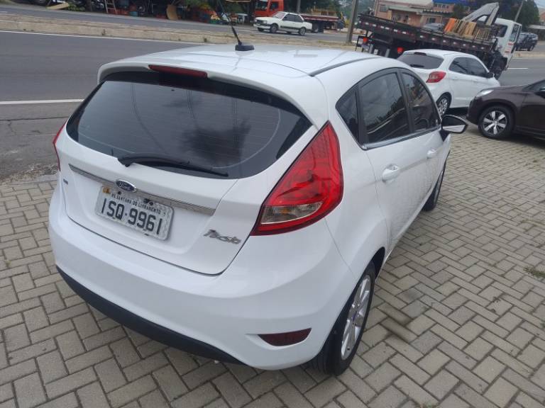 FORD - FIESTA - 2012/2012 - Branca - R$ 35.900,00