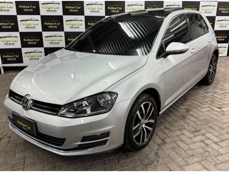 VOLKSWAGEN - GOLF - 2015/2015 - Prata - R$ 81.900,00