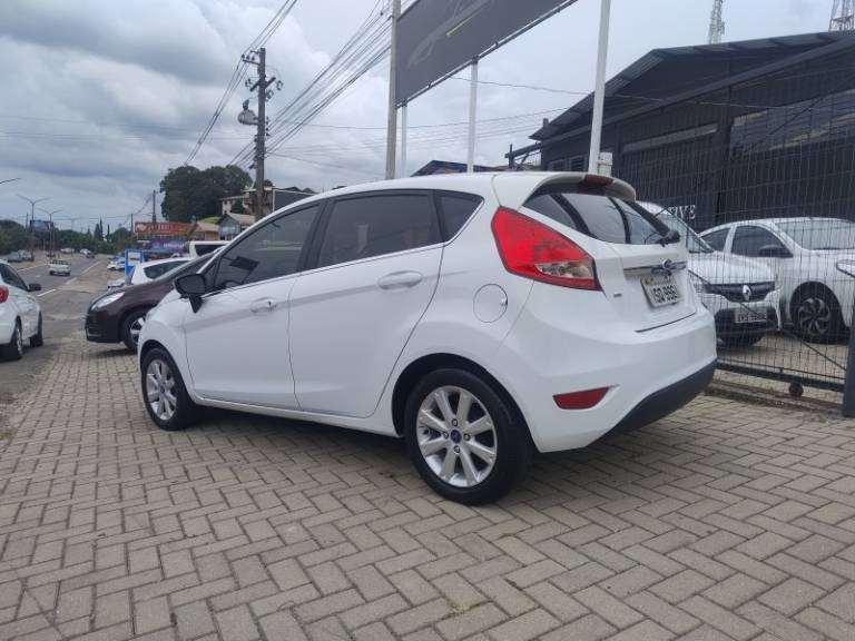 FORD - FIESTA - 2012/2012 - Branca - R$ 35.900,00
