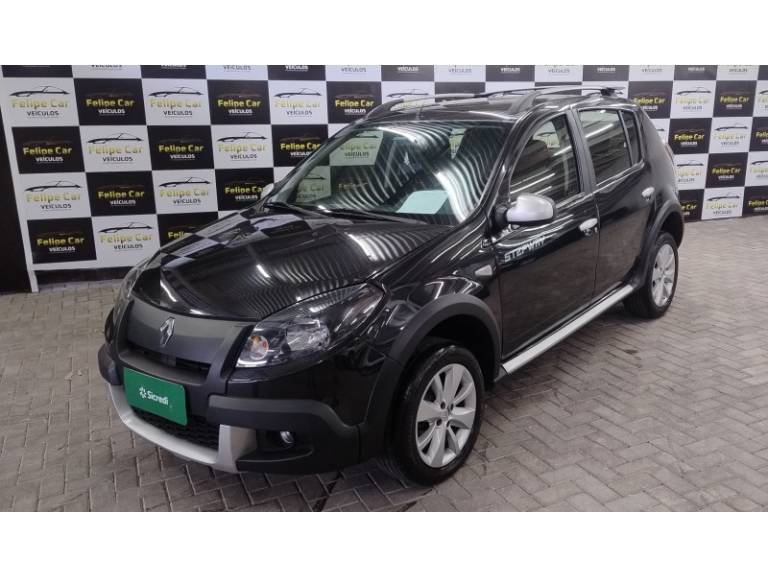 RENAULT - SANDERO - 2013/2013 - Preta - R$ 38.900,00