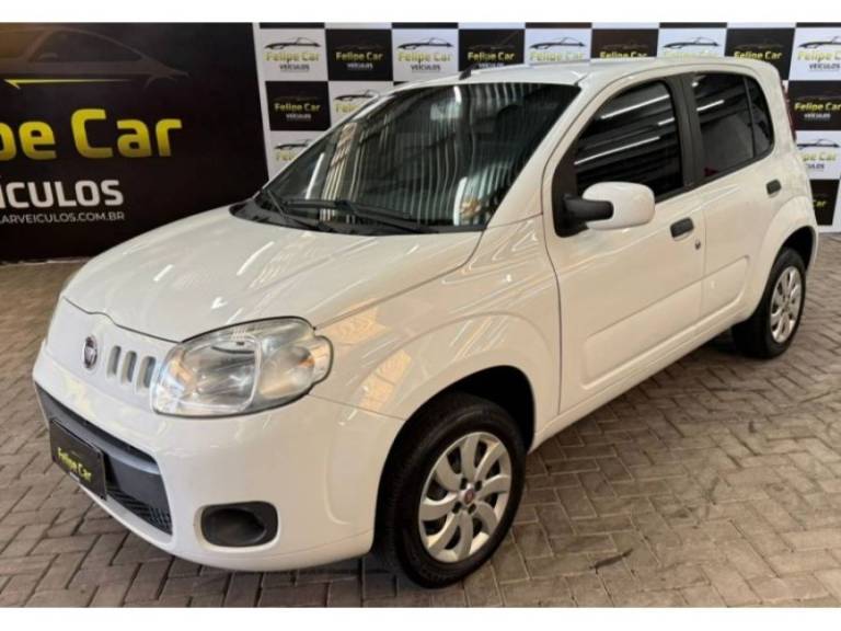 FIAT - UNO - 2012/2012 - Branca - R$ 31.900,00