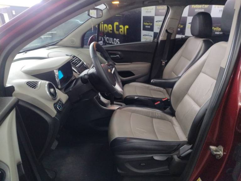 CHEVROLET - TRACKER - 2015/2015 - Vermelha - R$ 68.900,00