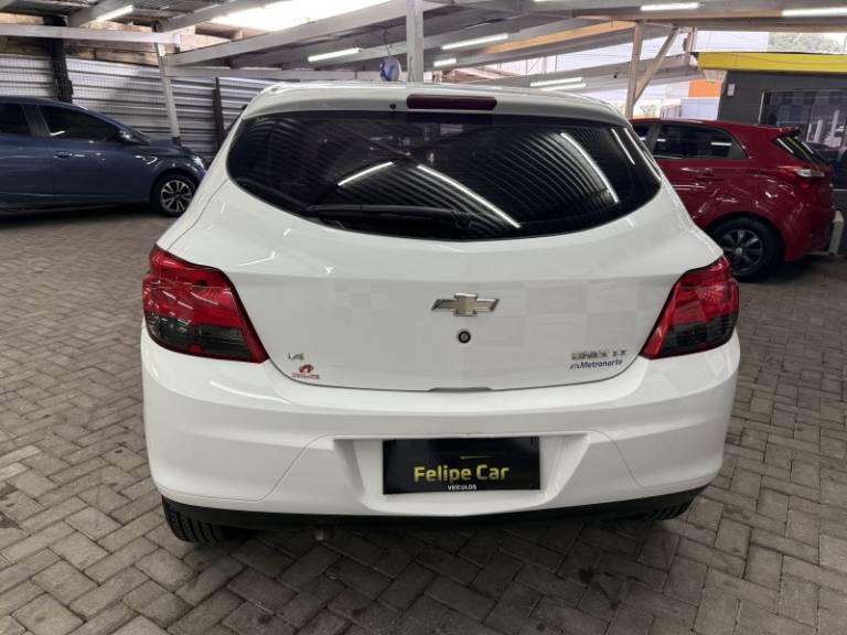 CHEVROLET - ONIX - 2013/2013 - Branca - R$ 44.900,00