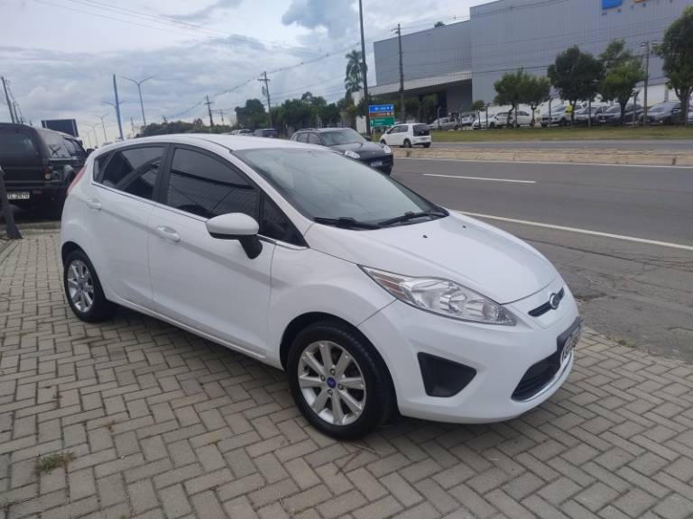 FORD - FIESTA - 2012/2012 - Branca - R$ 35.900,00