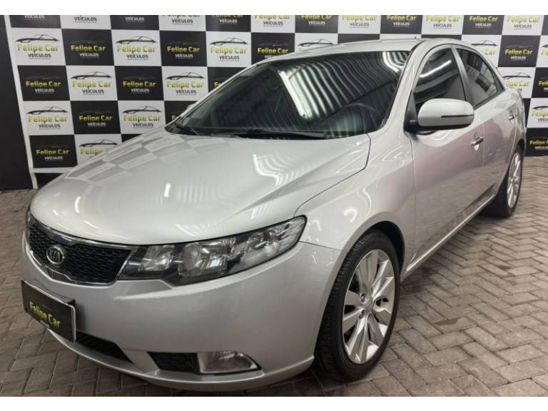KIA MOTORS - CERATO - 2011/2011 - Prata - R$ 43.900,00