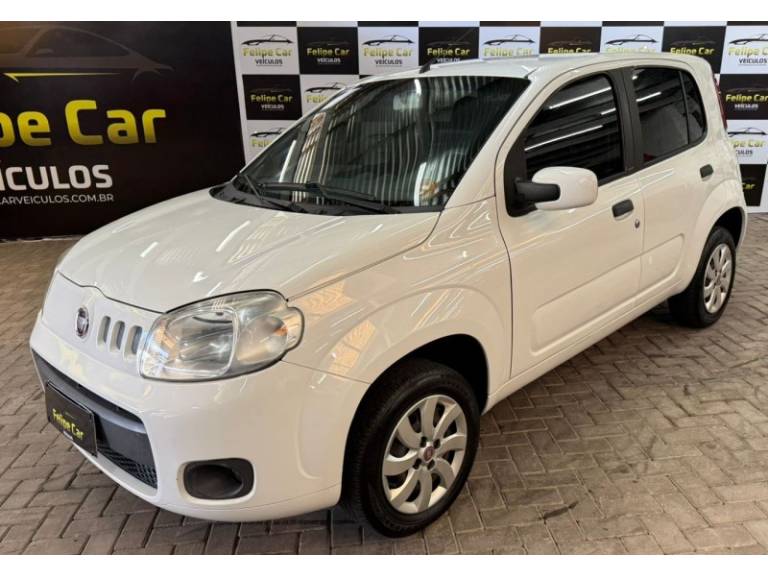 FIAT - UNO - 2012/2012 - Branca - R$ 31.900,00