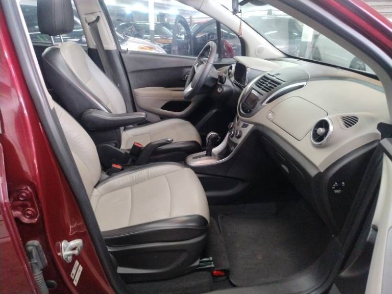CHEVROLET - TRACKER - 2015/2015 - Vermelha - R$ 68.900,00