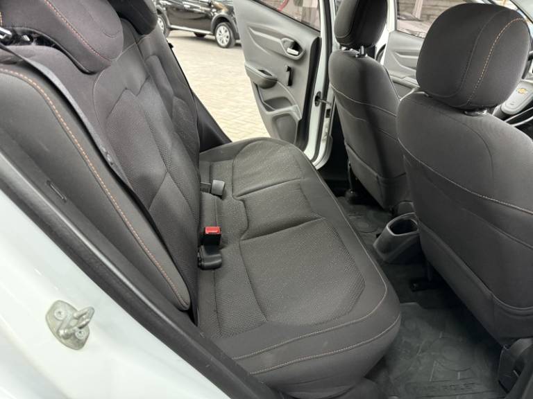 CHEVROLET - ONIX - 2013/2013 - Branca - R$ 44.900,00