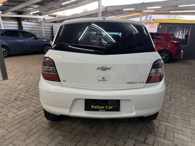 CHEVROLET - AGILE - 2013/2013 - Branca - R$ 37.900,00
