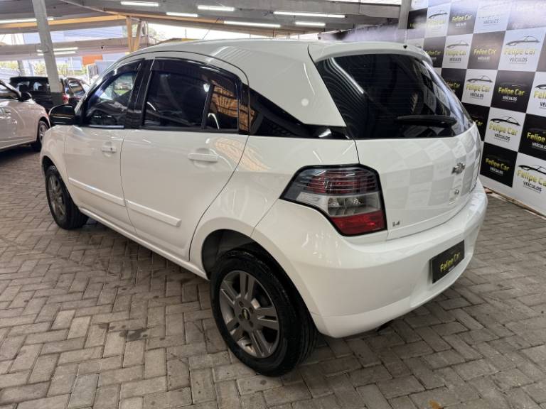 CHEVROLET - AGILE - 2013/2013 - Branca - R$ 37.900,00
