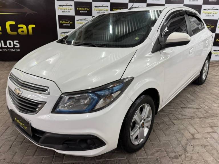 CHEVROLET - ONIX - 2013/2013 - Branca - R$ 44.900,00