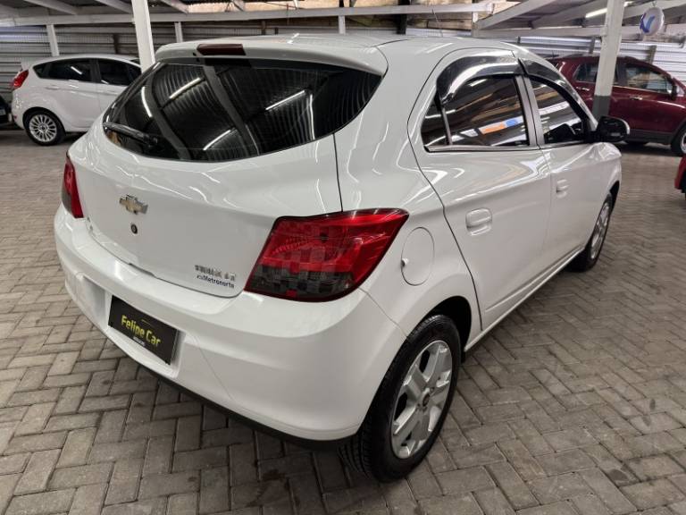 CHEVROLET - ONIX - 2013/2013 - Branca - R$ 44.900,00